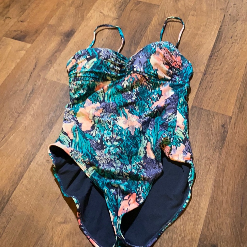 Old Navy One Piece Bathing Suit